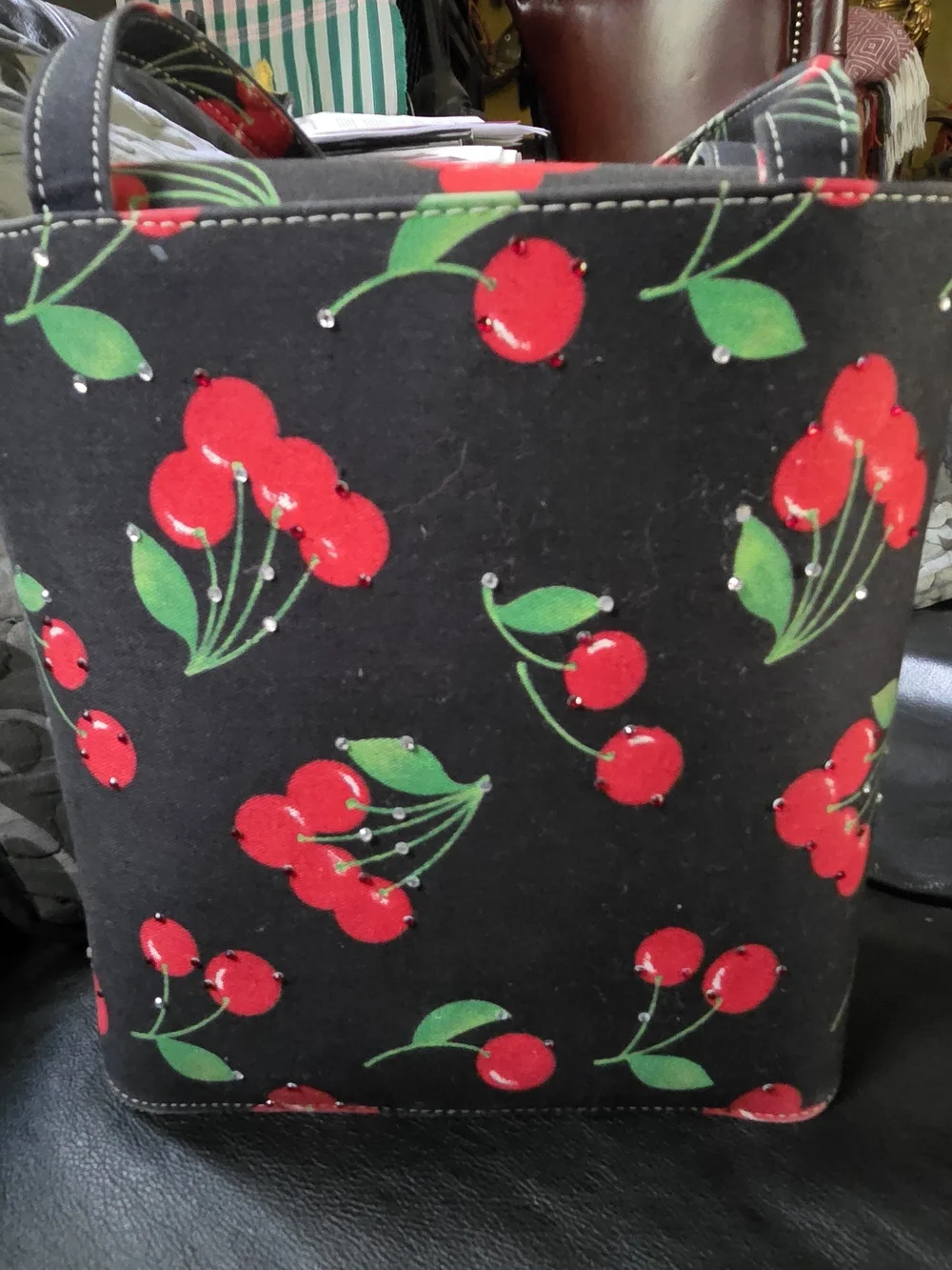Cherry Retro Bucket Bag 9×9 NEW - Picture 1 of 7